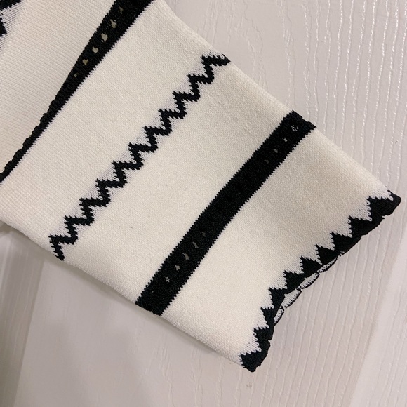 BCBG off shoulder dress black and white in Small - Picture 3 of 4